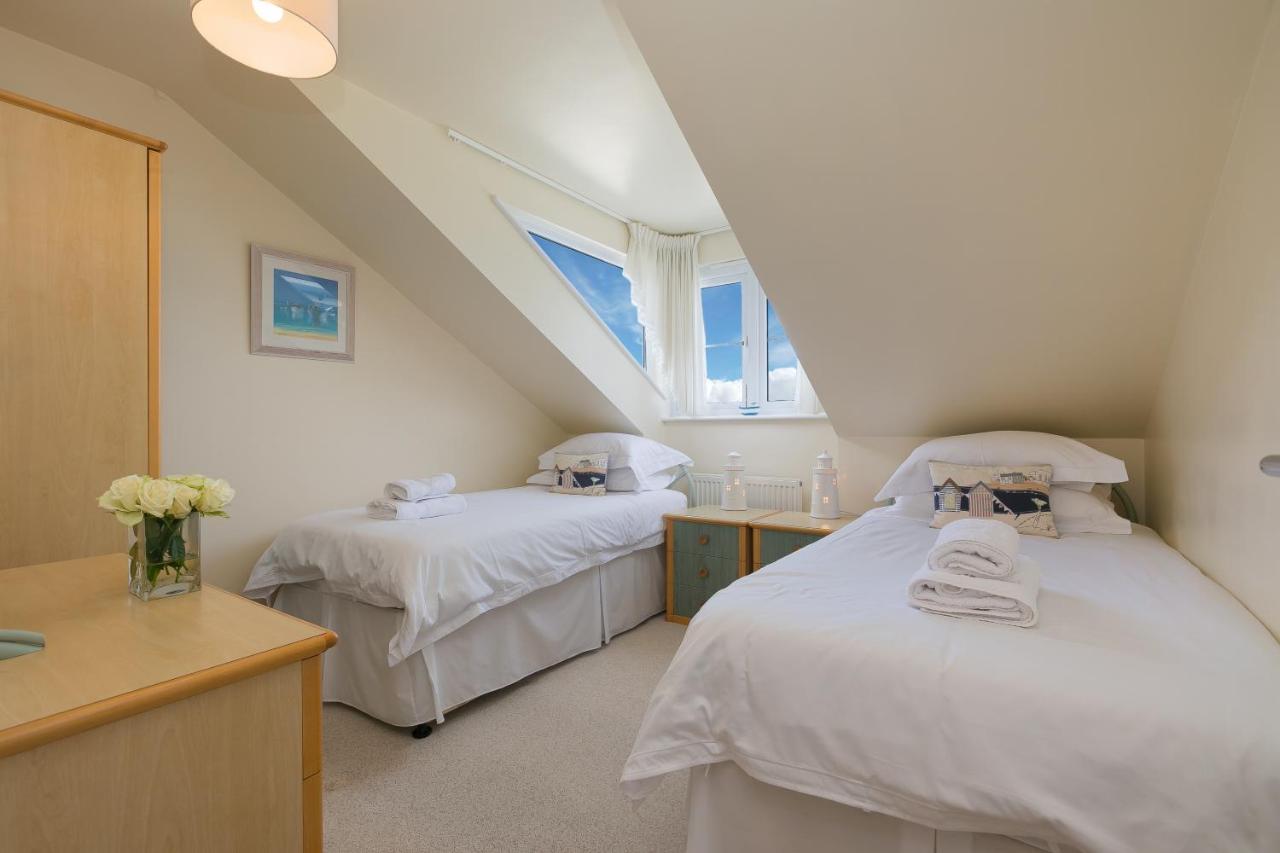 Ocean Gem Apartment Carbis Bay Exterior photo